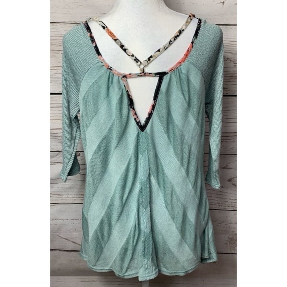 BKE Gimmicks Cut-Out Strappy Ribbed 3/4 Sleeve Top - Picture 5 of 6